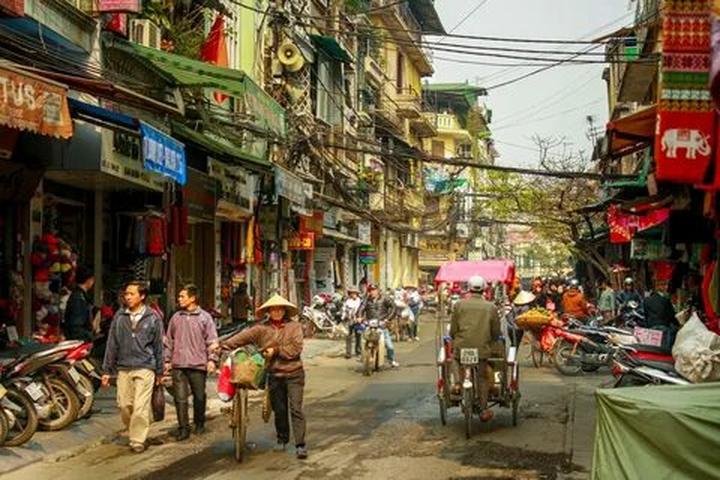 Từ Phụ nữ tuổi này dễ có 